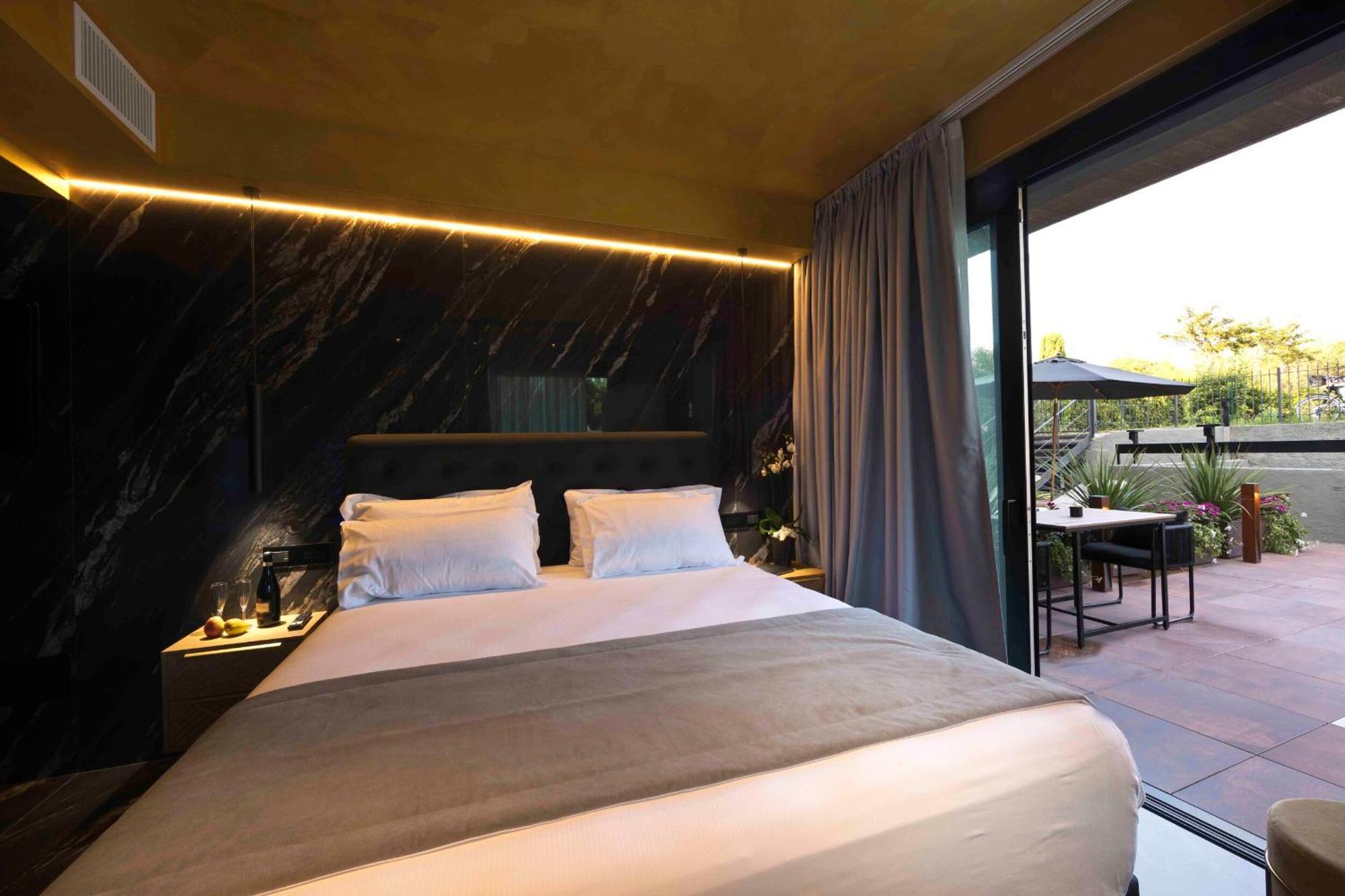 Boutique Hotel Сирмионе Экстерьер фото